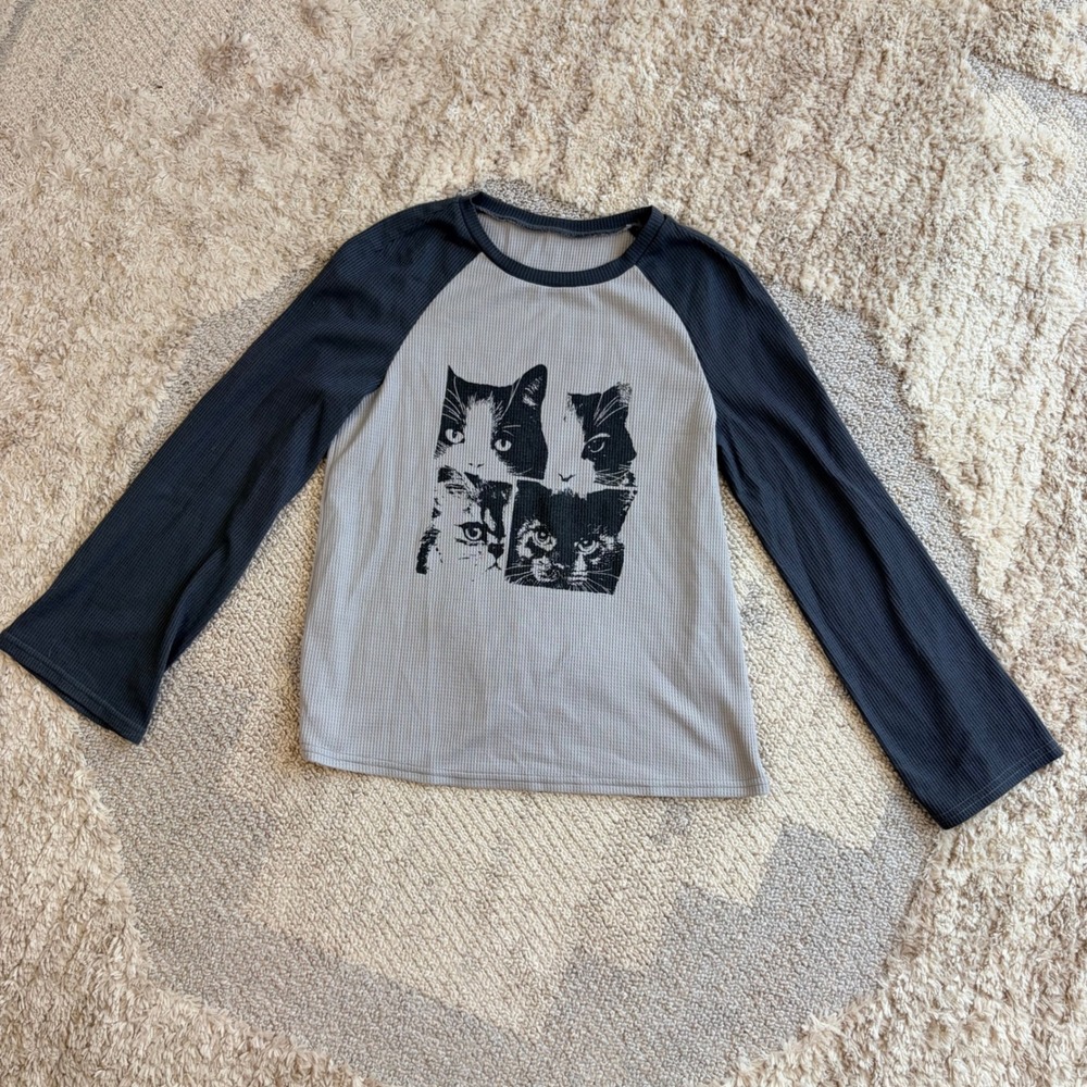 Target Waffle Knit Raglan Cat Graphic Top Grey Navy Long Sleeve Women Small